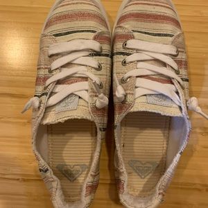 Size 8 Roxy shoes EUC.